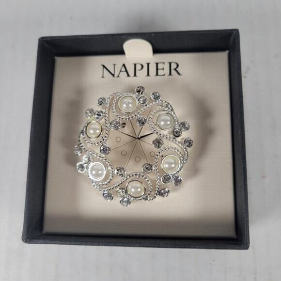 Napier Silver Tone Faux Pearl Wreath Classic Feminine Grannycore Brooch - Picture 1 of 2